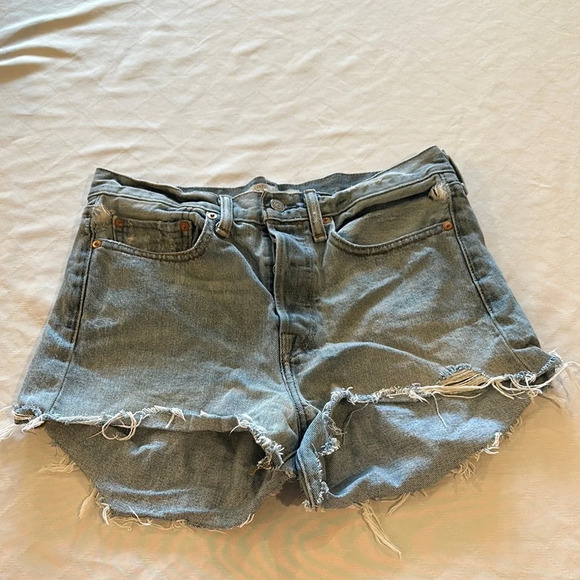 Levi’s limited edition Rolling‎ Stone Jean Denim Distressed Shorts women’s 30 - Picture 1 of 4